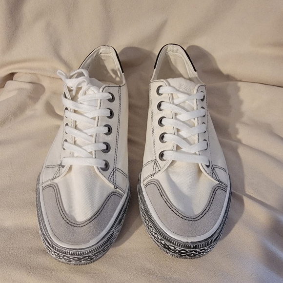 Blowfish shoes. - Picture 2 of 5